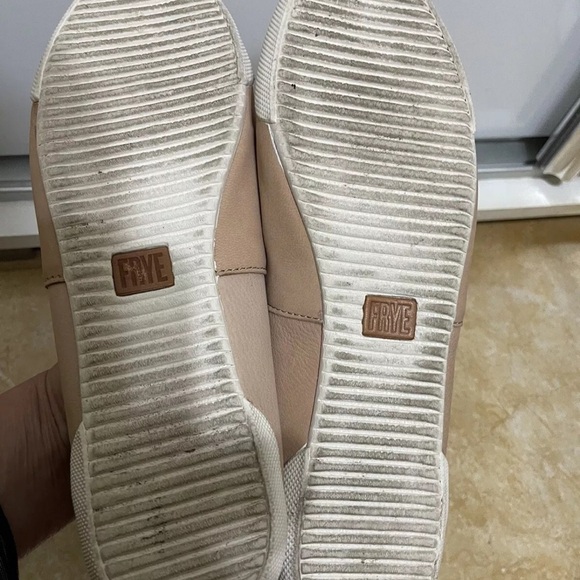 Frye Slip On Sz 11M leather Women Shoes light brown/ beige color - Picture 5 of 8